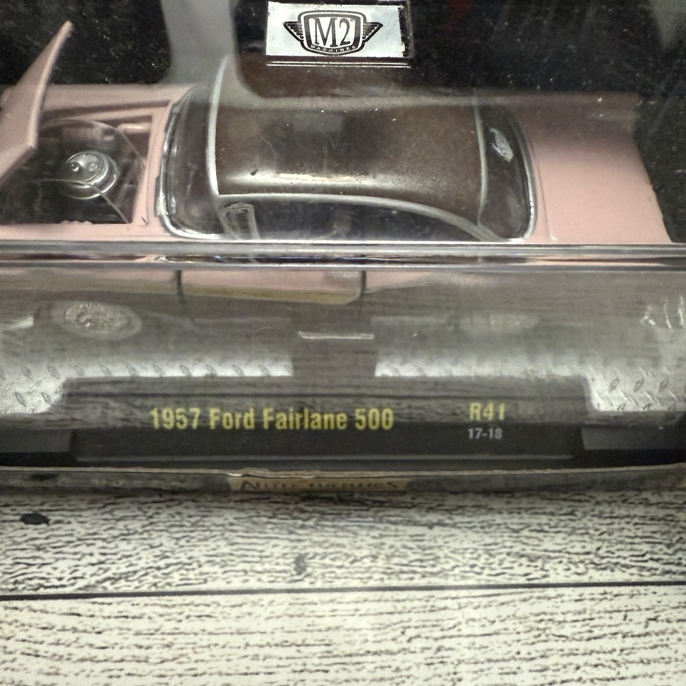M2 Machines 57 1957 Ford Fairlane 500 Auto-Thentics Collectible Car R41 17-18 - Picture 2 of 9